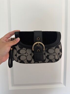 Vintage coach soho signature flap wristlet